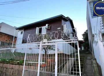 Casa · 90m² · 5 Quartos · 5 Vagas · Casa para Venda - 90m², 5 dormitórios, sendo 1 suites, 5 vagas - Teresópolis