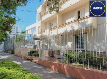 Apartamento · 56m² · 2 Quartos · Apartamento no Menino Deus de 2 dormitórios e dependência térreo com pátio