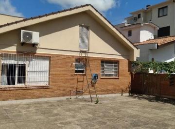 Casa · 172m² · 3 Quartos · 4 Vagas · Casa com pátio e 3 dormitórios no Bairro Jardim Itu.