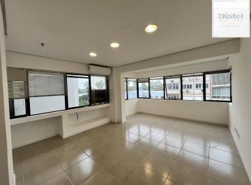 Comercial · 35m² · 1 Quarto · 1 Vaga · sala comercial com uma vaga de garagem no bairro Bom Fim