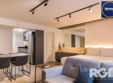 Apartamento · 42m² · 1 Quarto · Studio com localização no Centro Histórico de Porto Alegre, uma das ruas mais ch