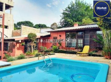 Casa · 212m² · 6 Quartos · 4 Vagas · CASA 6 dormitorios