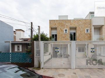 Casa · 108m² · 2 Quartos · 1 Vaga · Sobrado com dois andares e área de terraço,