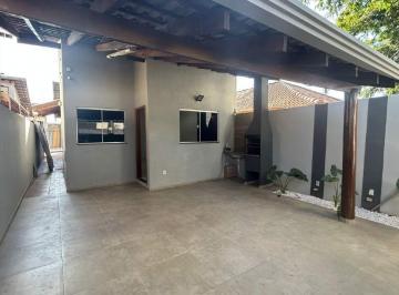 Casa · 114m² · 2 Quartos · Casa Perfeita com 3 Quartos (1 Suíte), Piscina e Planejados - Seu Refúgio de Lazer!