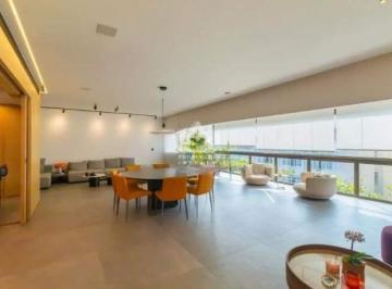 Apartamento · 260m² · 3 Quartos · 3 Vagas · Apartamento com reforma requintada, no Leblon