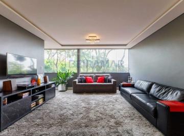 Apartamento · 146m² · 3 Quartos · 1 Vaga · Apartamento Reformado com 3 quartos, Suíte e Vaga de Garagem Coberta à Venda na SQS 203 - Asa Sul