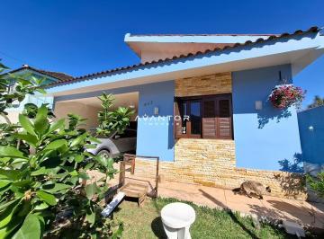 Casa · 176m² · 3 Quartos · 2 Vagas · Casa no bairro São José.