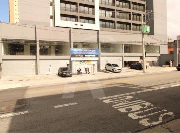 Comercial · 196m² · 2 Vagas · Loja 240m², 02 vagas,     450m do Metrô Santana