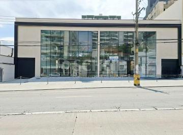 Comercial · 2137m² · 30 Vagas · Prédio para locação com 2.137m² entre as estações do metrô Alto da Boa Vista e Borba Gato