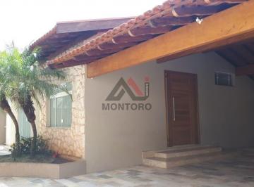 Casa · 380m² · 3 Quartos · 4 Vagas · CASA COM PISCINA NO CENTRO