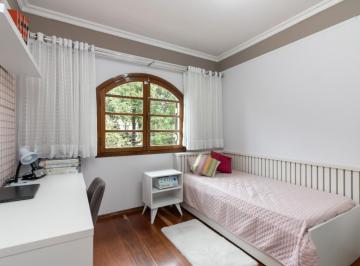 5d288d54-2cbf-47ab-8bcb-8c84a395eca8 · Sensacional sobrado para venda em Jardim Virginia Bianca com 3 quartos, sendo 1 suíte, 223m²