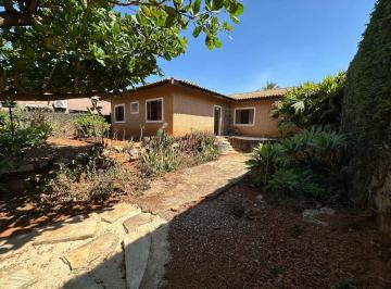 bc6c5c33e93277b8520478ec74e8bb0a2e6c4a84 · casa arniqueiras terreno 800 metros em condominio fechado  estrutura para segundo pavimento quintal 