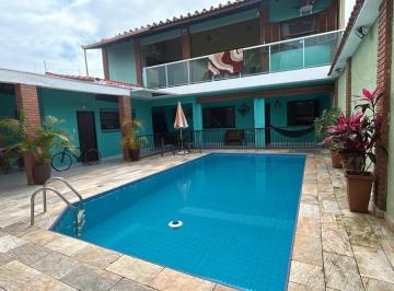 Casa de 4 quartos, Itanhaém · Casa para Venda, Itanhaém / SP. Possui piscina e 04 dormitórios