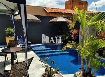 Casa · 220m² · 3 Quartos · 3 Vagas · Casa térrea com 3 suítes – Maria Cândida