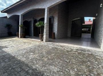 Casa de 3 quartos, Itanhaém · Casa para Venda, Itanhaém / SP. Possui 03 dormitórios e edícula