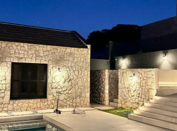 Casa · 410m² · 4 Quartos · 4 Vagas · Villagio Paradiso - Casa de alto padrão com lazer completo no Villagio Paradiso, Bairro Itapema em I