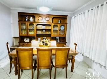Casa · 199m² · 2 Quartos · 3 Vagas · Casa Térrea à Venda – 2 Dormitórios, Suíte e 3 Vagas Cobertas