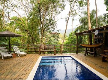 Casa · 143m² · 3 Quartos · 2 Vagas · "Refúgio em Ilhabela: Conforto e Natureza!"