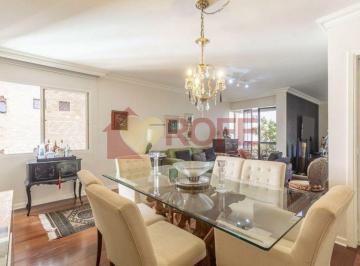 Apartamento · 124m² · 3 Quartos · Apartamento de 124m² com 3 dormitórios, andar alto, em Moema Pássaros