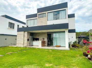 Casa · 290m² · 4 Quartos · Casa em Centro, Maricá/RJ de 290m² 4 quartos à venda por R$ 1.600.000,00