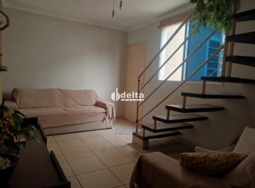 Apartamento · 150m² · 3 Quartos · 1 Vaga · Cobertura com 3 quartos sendo 1 suíte disponível para venda no bairro Osvaldo Rezende em Uberlândia 