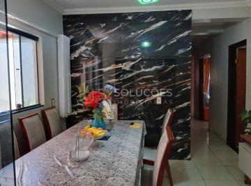 Casa · 140m² · 3 Quartos · 2 Vagas · Casa Padrão 3 Quartos (1 Suíte) +2 Vagas+ Banheiro Social + Ótima localização| Ar 09, Sobradinho 2