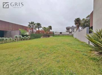 f052d517ad5e0cb036245865abc8e2692730d6e1 · Terreno à venda, 667 m² por R$ 3.120.000,00 - Campo Comprido - Curitiba/PR