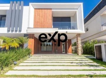 Casa · 400m² · 3 Quartos · 3 Vagas · Casa Reserva Camboriú Golf Club, 3 suítes, 4 banheiros, 4 vagas.