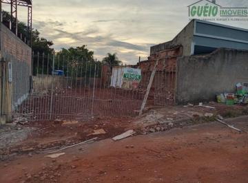 Foto 01 · Casa, Ginásio, Itararé, SP