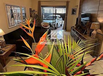 Casa de 3 quartos, São Paulo · Casa Linda à venda 230m² - 3 quartos 3 suítes - Quintal  - Butantã
