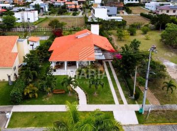 Casa de 4 quartos, Gravatá · Casa de alto padrão dentro de condomínio com 04 quartos à venda em Gravatá/PE!  