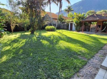 Foto 01 · Ótima casa com 4 dormitórios, terreno de 1.100 m2, perto do mar, na praia do Lázaro em Ubatuba!