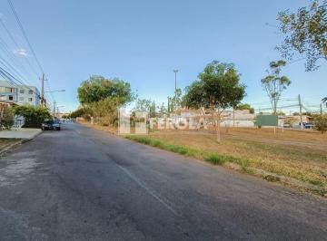 Terreno , Guará · Lote comercial para investidores visionários escriturado perto do metro 