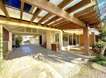 Casa · 160m² · 4 Quartos · 2 Vagas · Excelente imóvel na Barranca de Rio do Imbé com rampa para Jetski e Lancha