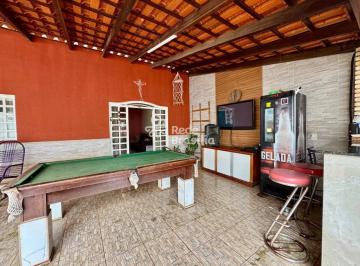 Casa · 178m² · 2 Quartos · 4 Vagas · Casa regularizada, 2 quartos com 1 suíte, piscina e churrasqueira em terreno de 400m² - Vicente Pire