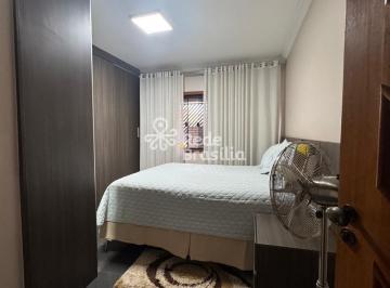 Casa · 182m² · 4 Quartos · 5 Vagas · QE 09 - Casa à venda com 5 quartos, Guará I - *HABITE-SE EM ANDAMENTO*