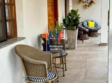 Casa · 369m² · 4 Quartos · Excelente casa térrea em cond. fechado em Cotia/SP, com 369 m² a.u., 4 dormitórios (3 suítes), sala 