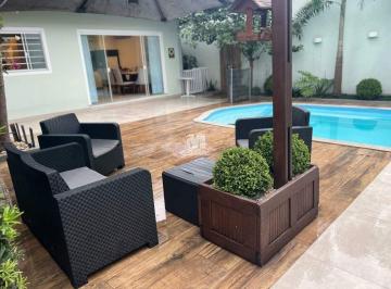 Casa · 216m² · 3 Quartos · 2 Vagas · Linda casa, pronta para morar !