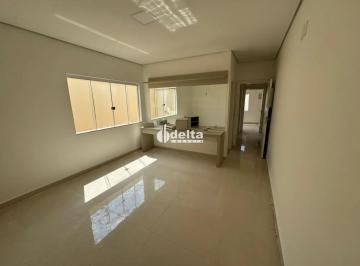 Casa · 360m² · 3 Quartos · 3 Vagas · Casa residencial com 3 quartos sendo 2 suítes, disponível para locação e venda no bairro Santa Mônic