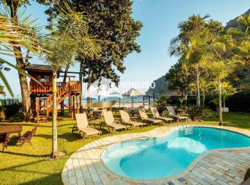 Casa · 400m² · 5 Quartos · 3 Vagas · Casa fora de condomínio disponível para venda em Cambury.