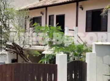 Casa · 220m² · 3 Quartos · 1 Vaga · Casa com Quintal em Piratininga