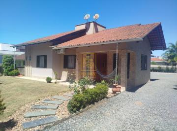 Casa · 200m² · 4 Quartos · 2 Vagas · Casa com piscina e área de festas em Rio dos Cedros