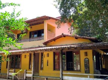 Casa · 1000m² · 3 Quartos · 5 Vagas · Casa em alvenaria, com amplo terreno em meio a natureza