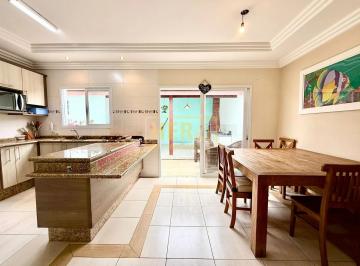 Casa · 185m² · 3 Quartos · 2 Vagas · Casa em Condomínio 3 Quartos com 1 Suíte e 185m² - Medeiros