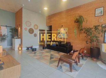 Casa · 232m² · 3 Quartos · 3 Vagas · Casa 3 Quartos com 1 Suíte e 232m² - Caxambu