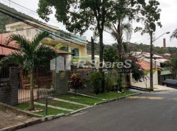 Casa · 400m² · 4 Quartos · 2 Vagas · Ampla casa no condomínio Vale das Acácias, no Valqueire.