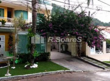 Casa · 400m² · 4 Quartos · 2 Vagas · Ampla casa no condomínio Vale das Acácias, no Valqueire.