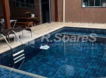 Casa · 200m² · 3 Quartos · 4 Vagas · Residência  linear com 3 dormitórios, garagem para 4 carros, em Vila Valqueire,