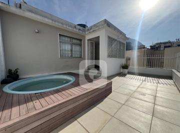 Apartamento · 300m² · 5 Quartos · 1 Vaga · Cobertura a uma quadra da praia de Copacabana, próximo ao metrô. Copacabana - RJ.