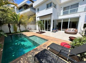 imagem · Casa à venda e para alugar em Santana de Parnaíba, Alphaville, com 4 suítes, com
